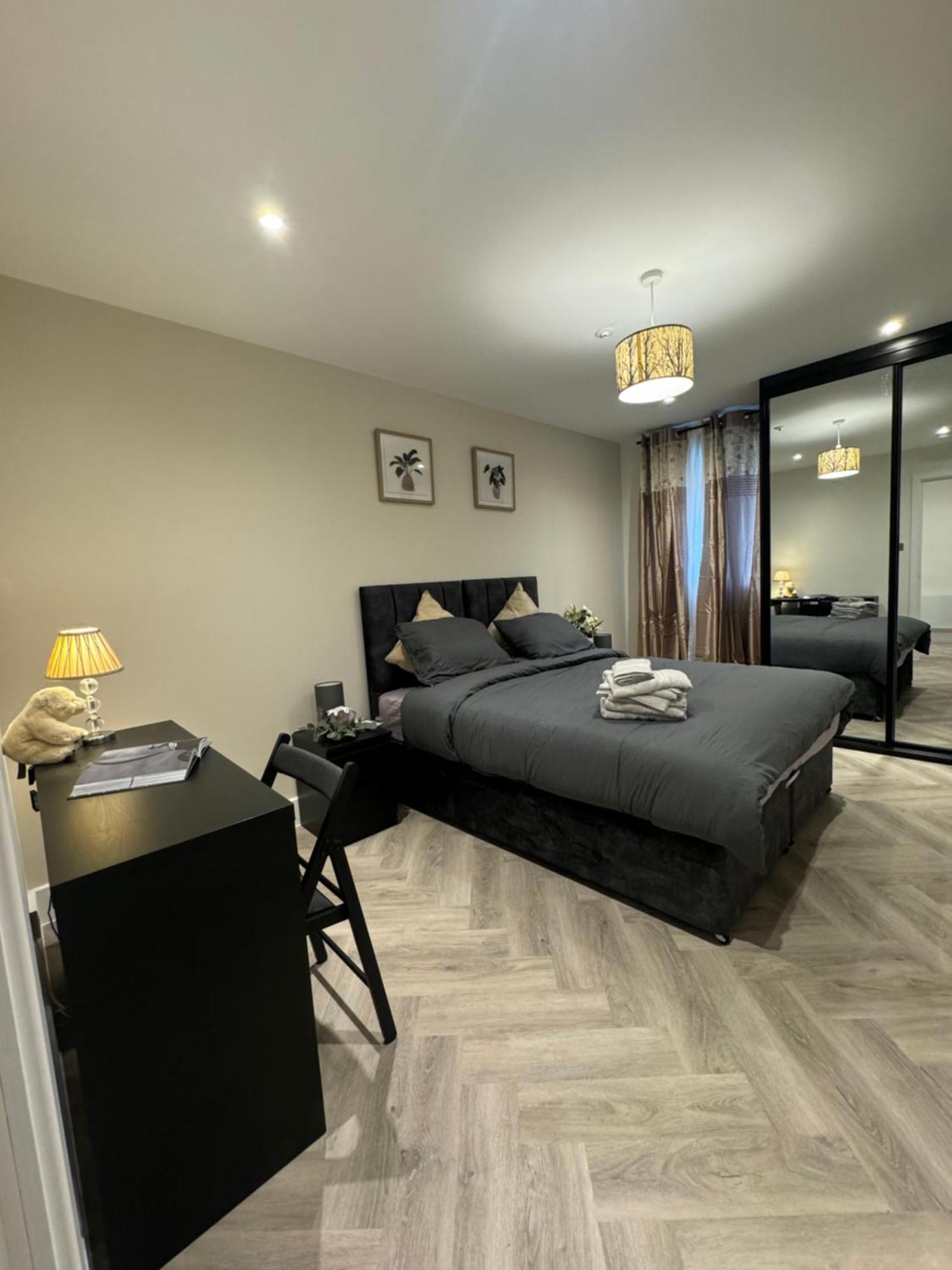 Apartment Parkside At